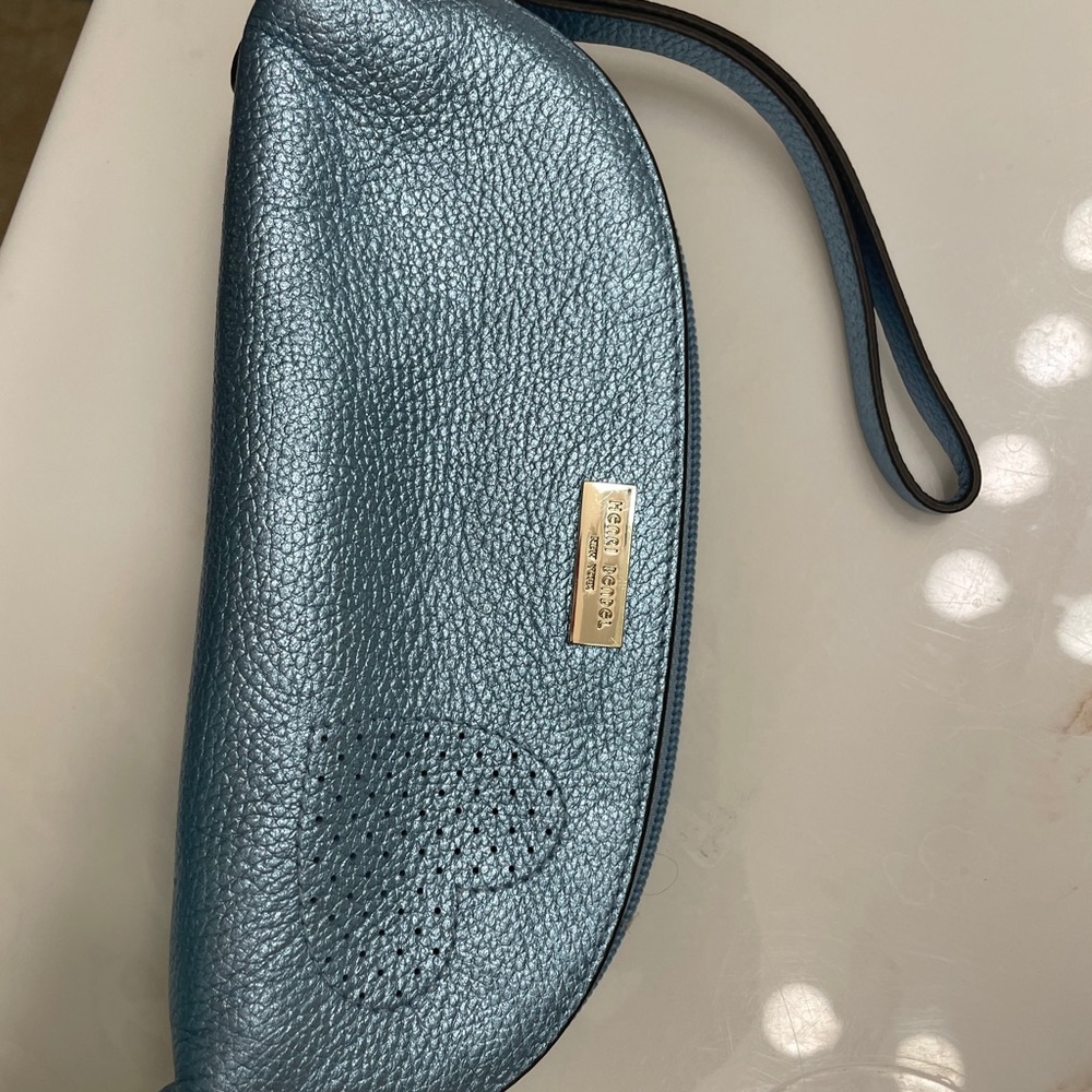 Henri Bendel wristlet